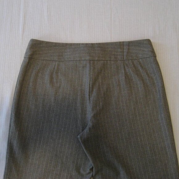 United Colors of Benetton 2 Piece Pin Stripe Pant Suit, Size 42 6P - Picture 13 of 15